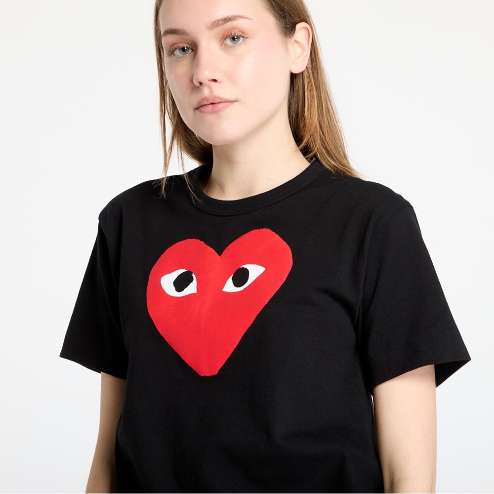 Comme Des Garcons Play Heart Print Tee Shirt Black size Medium